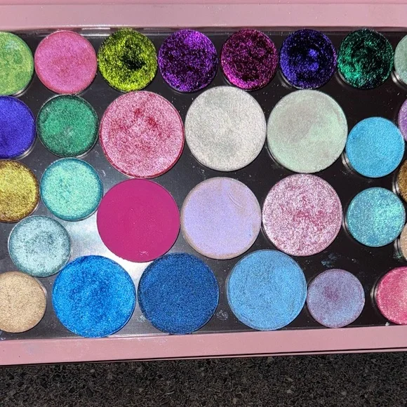 Clionadh cosmetics & Give me glow cosmetics Duo-chrome bundle - Picture 7 of 10